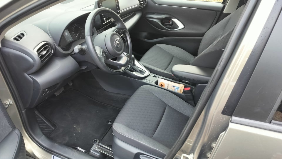 Toyota Yaris 1,5 Hybrid Active Tech+ e-CVT 5d