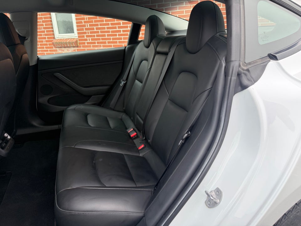 Tesla Model 3 Long Range AWD 4d