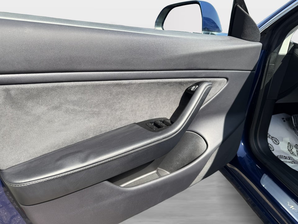 Tesla Model 3 Long Range AWD 4d