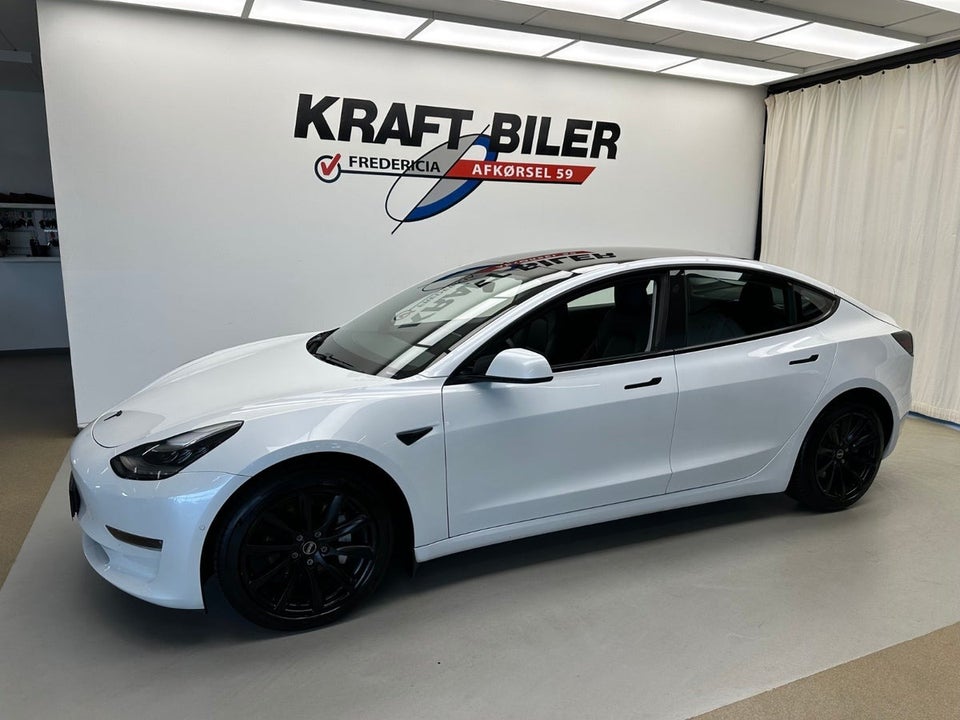 Tesla Model 3 Long Range AWD 4d