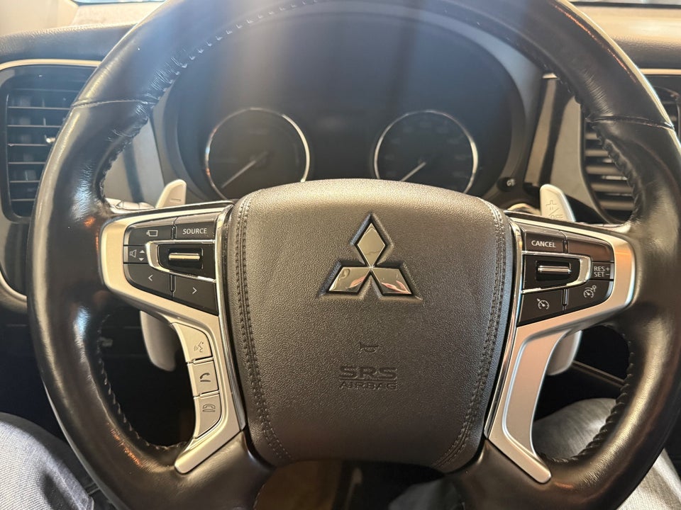 Mitsubishi Outlander 2,0 PHEV Instyle CVT 5d