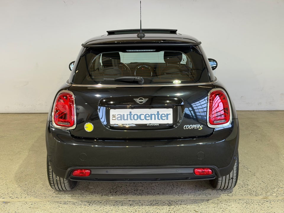 MINI Cooper SE Essential 3d