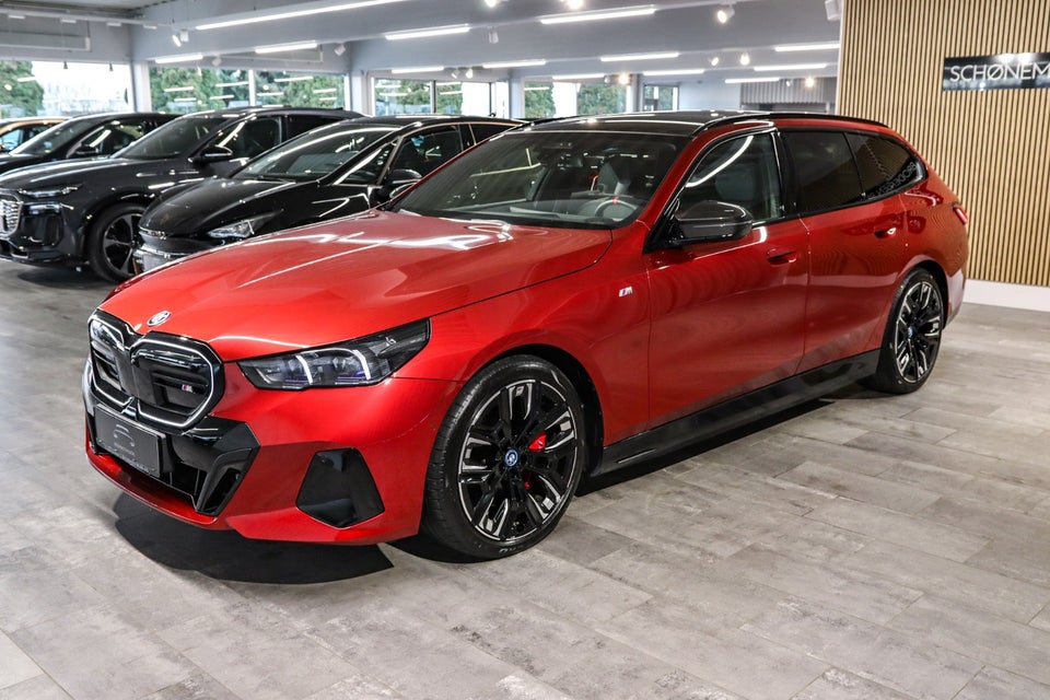 BMW i5 M60 Touring xDrive 5d