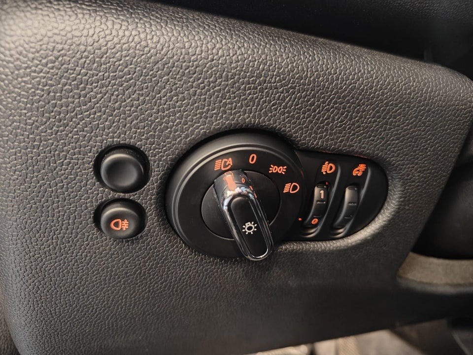 MINI Cooper SE Essential 3d