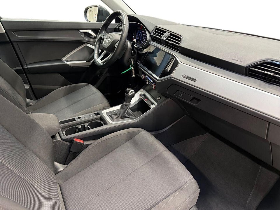 Audi Q3 45 TFSi e Attitude plus S-tr. 5d