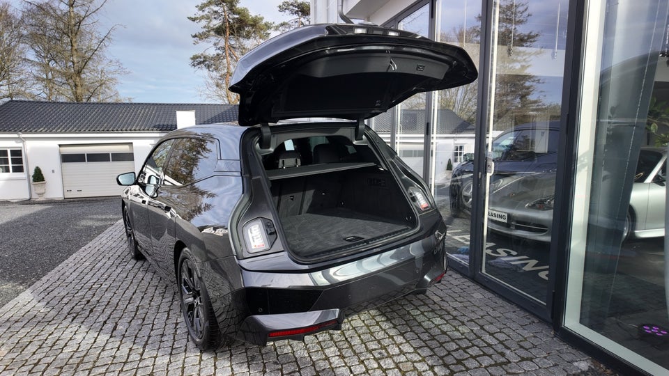BMW iX xDrive50 Supercharged Sport 5d