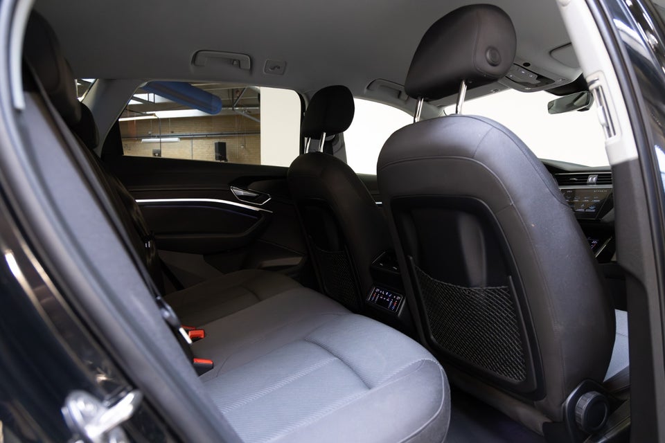 Audi e-tron 55 quattro 5d