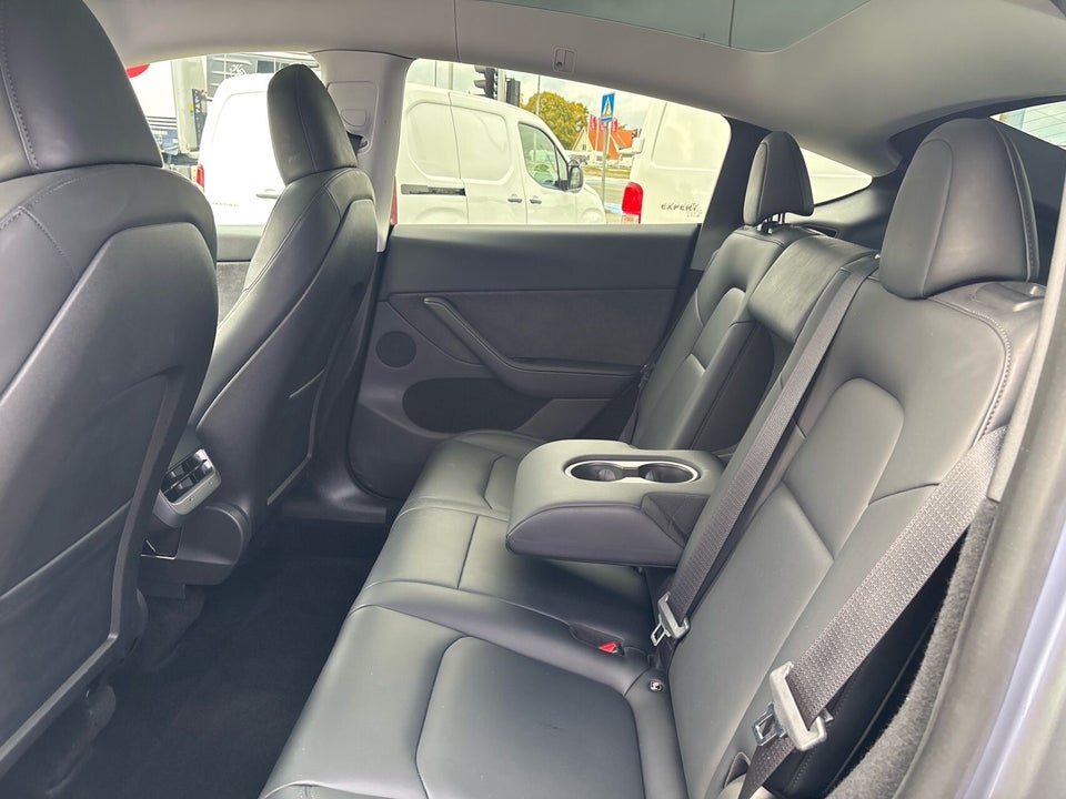 Tesla Model Y Long Range AWD 5d