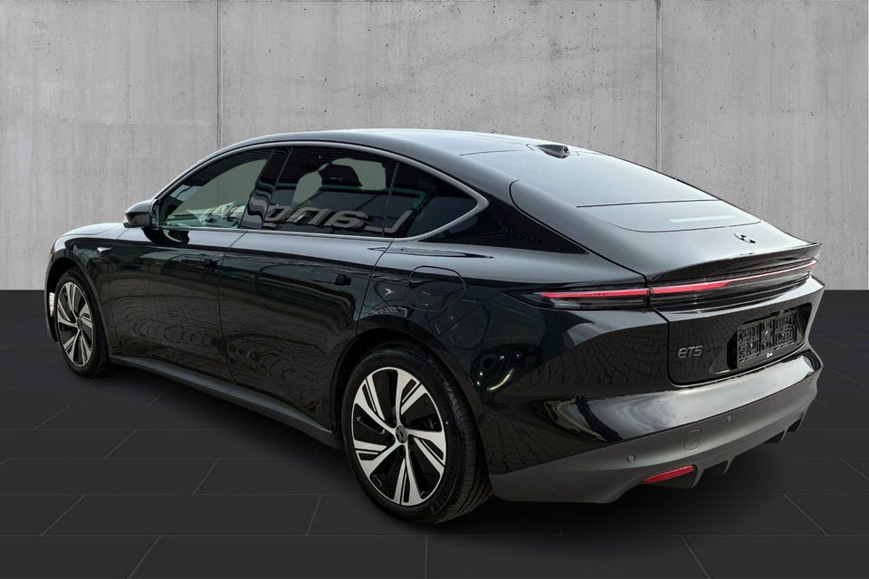 NIO ET5 75 Standard Range 4d