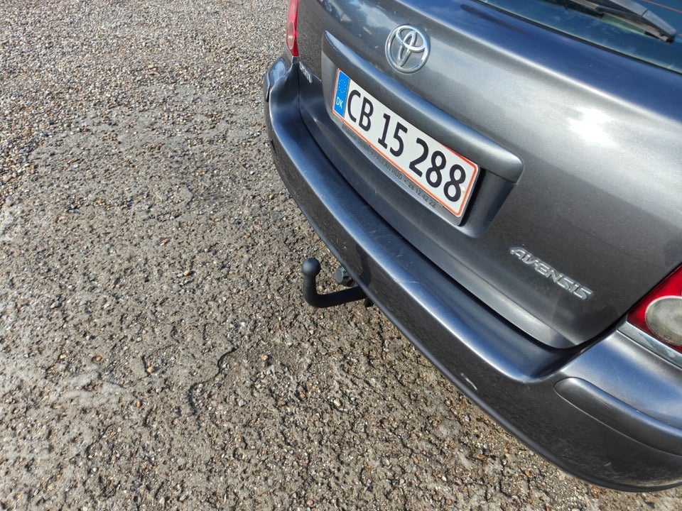 Toyota Avensis 2,0 D-4D Sol stc. 5d