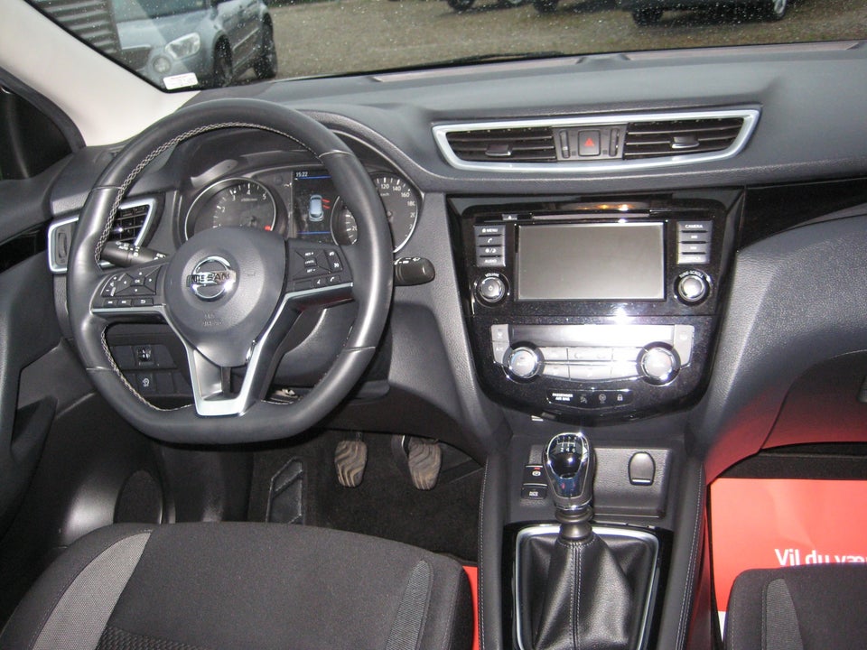 Nissan Qashqai 1,3 Dig-T 140 Acenta 5d