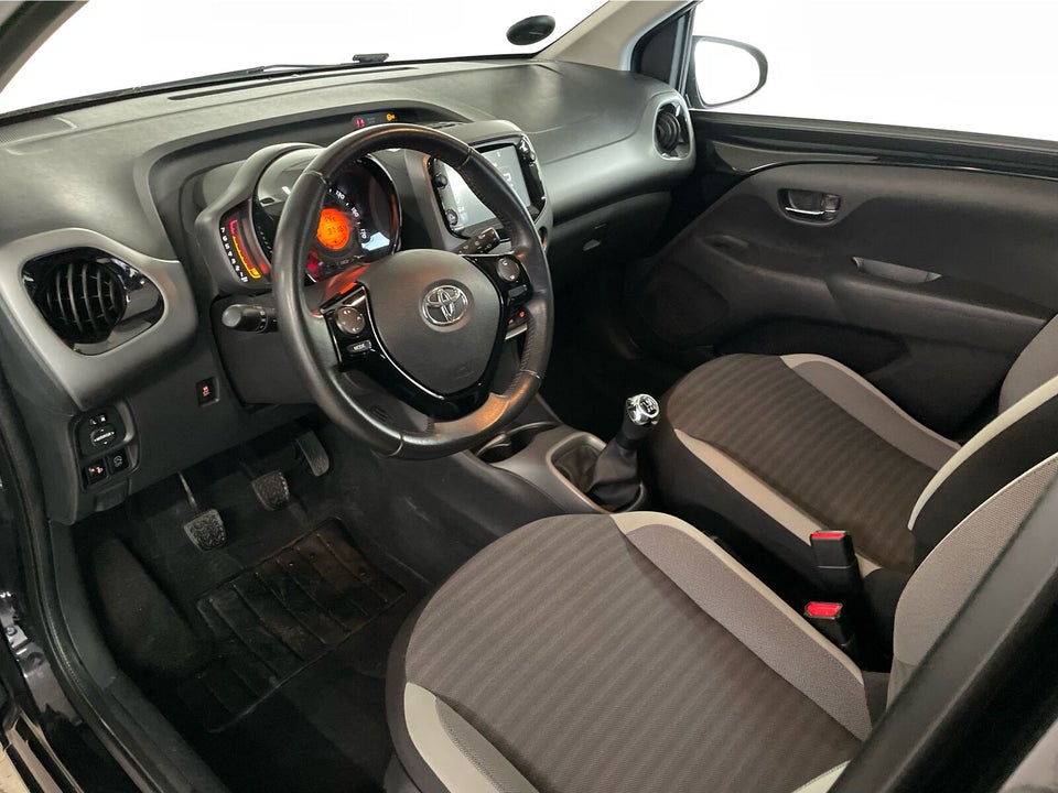 Toyota Aygo 1,0 VVT-i x-pression 5d