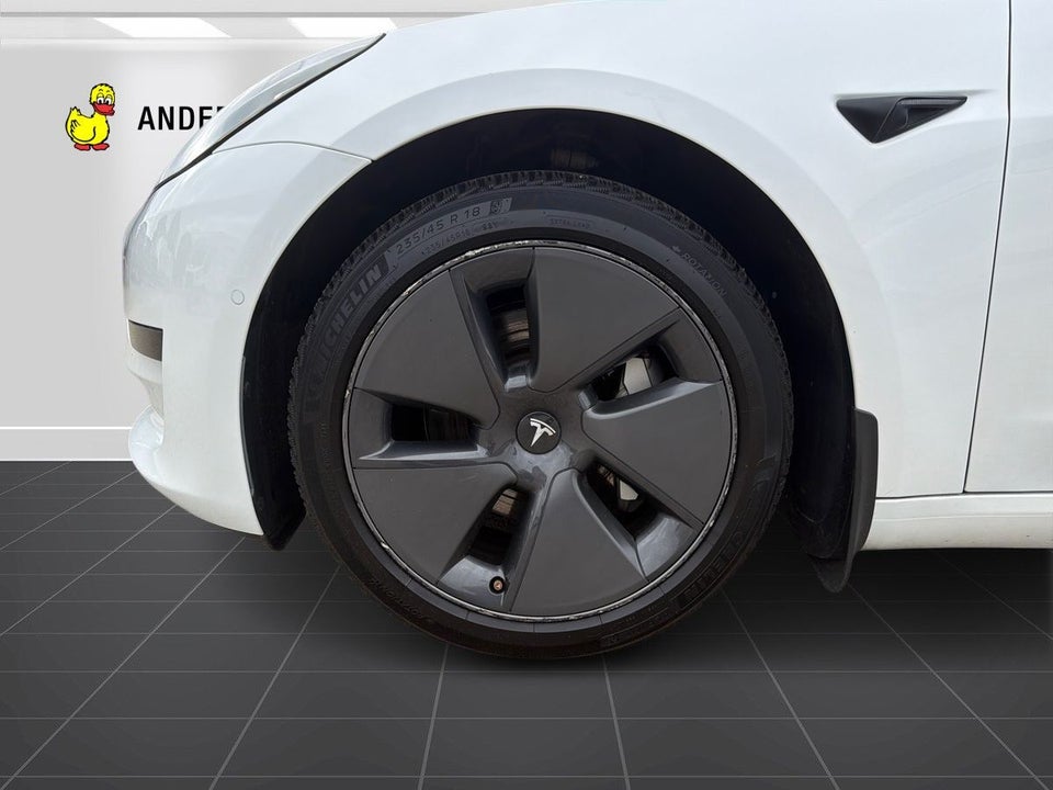 Tesla Model 3 Standard Range+ RWD 4d