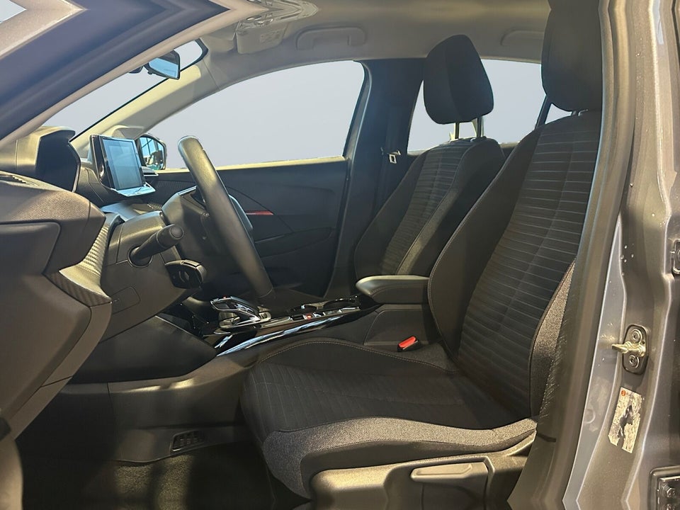 Peugeot e-208 50 Active 5d