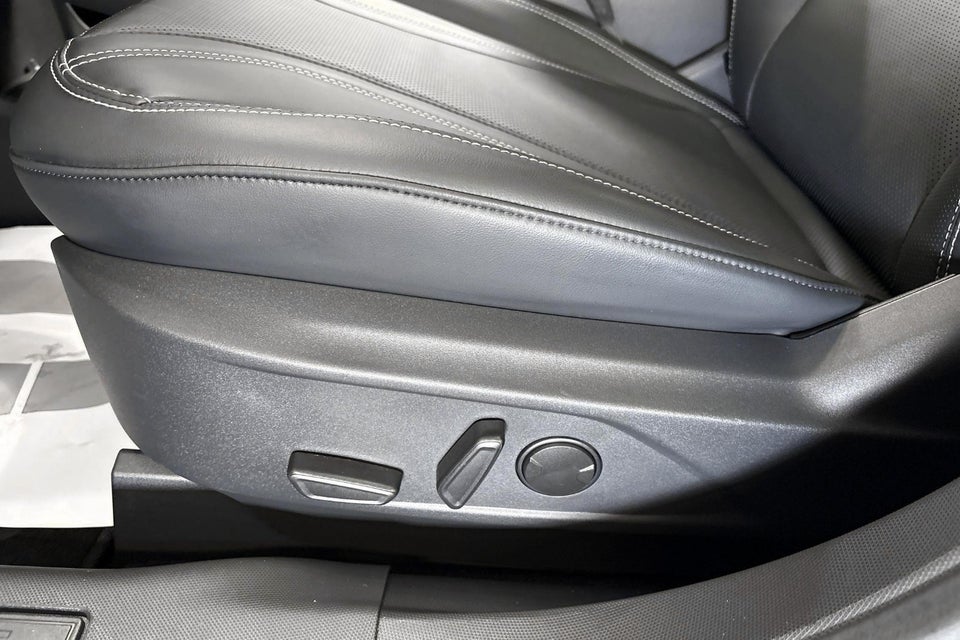 Ford Mustang Mach-E 70 Standard Range 5d