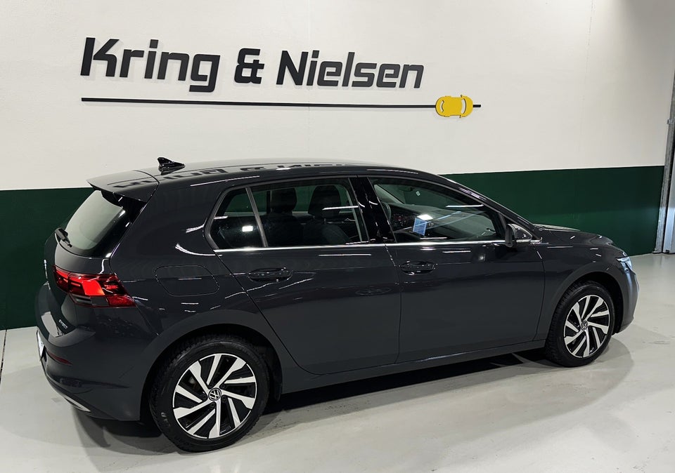 VW Golf VIII 1,4 eHybrid DSG 5d