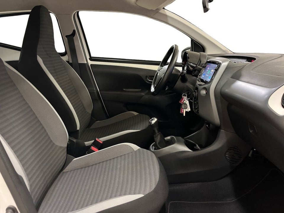 Toyota Aygo 1,0 VVT-i x-plore 5d