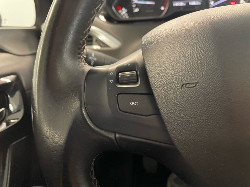 Peugeot 208 1,5 BlueHDi 100 Allure Sky 5d