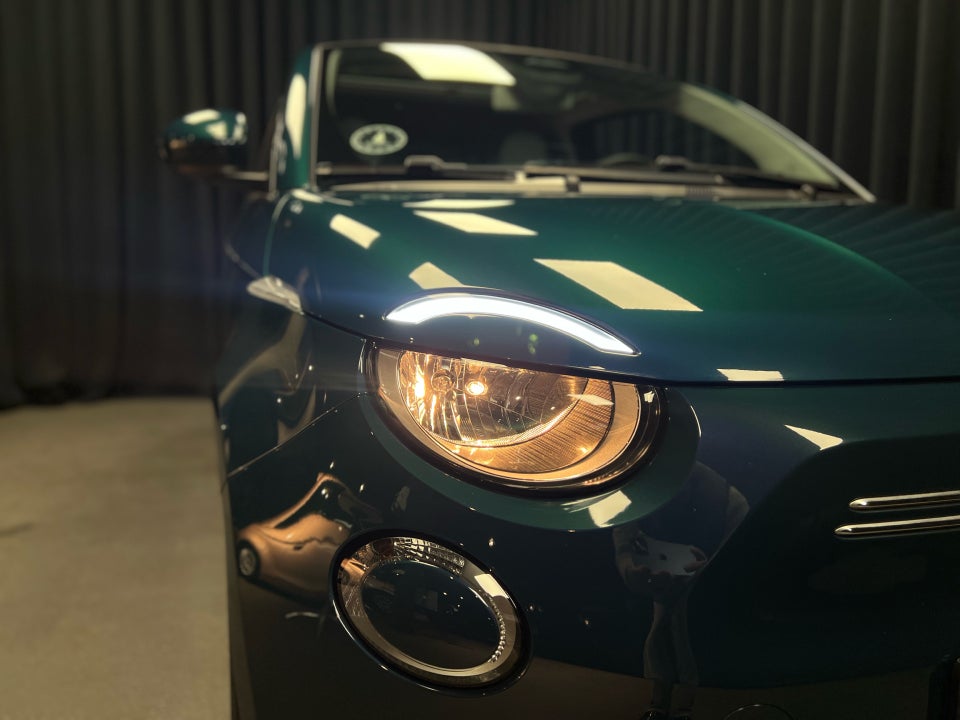 Fiat 500e 42 Icon Plus 3d