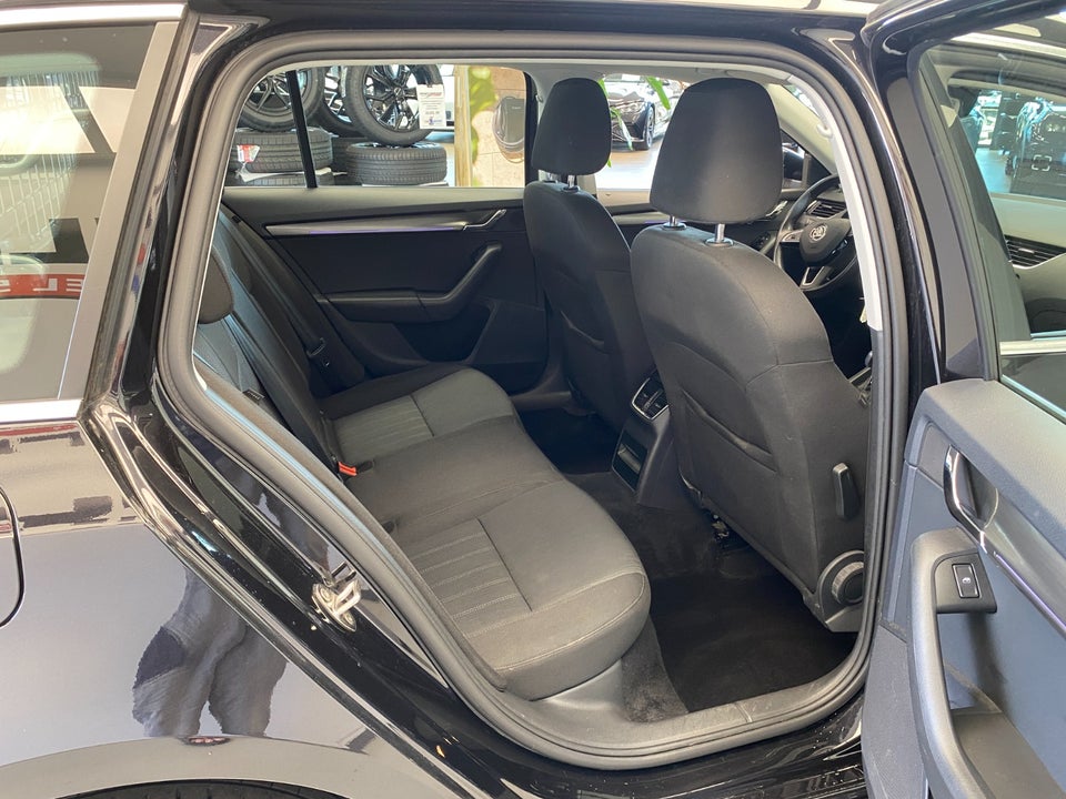 Skoda Octavia 2,0 TDi 150 Business Line+ Celebration Combi DSG 5d