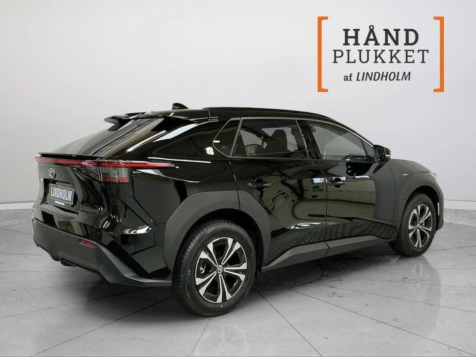 Toyota bZ4X Executive 5d