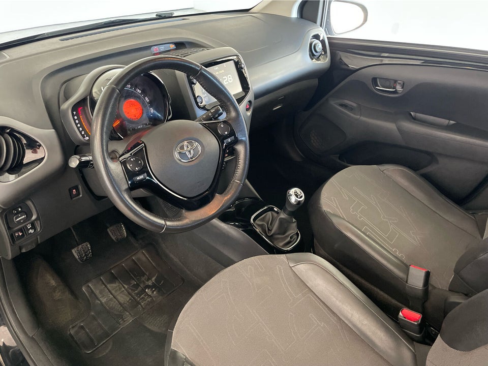 Toyota Aygo 1,0 VVT-i x-clusiv 5d