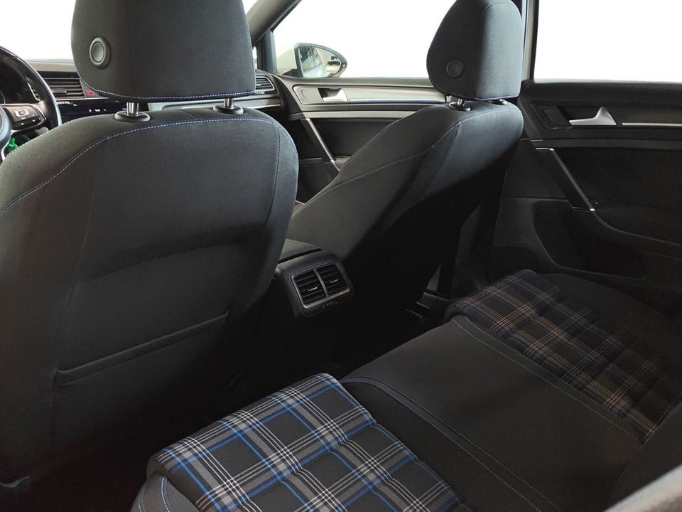 VW Golf VII 1,4 GTE DSG 5d