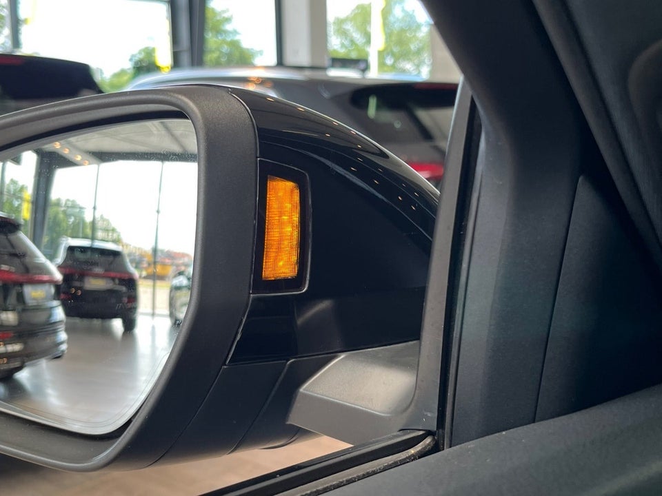 Audi Q8 e-tron 55 S-line quattro 5d