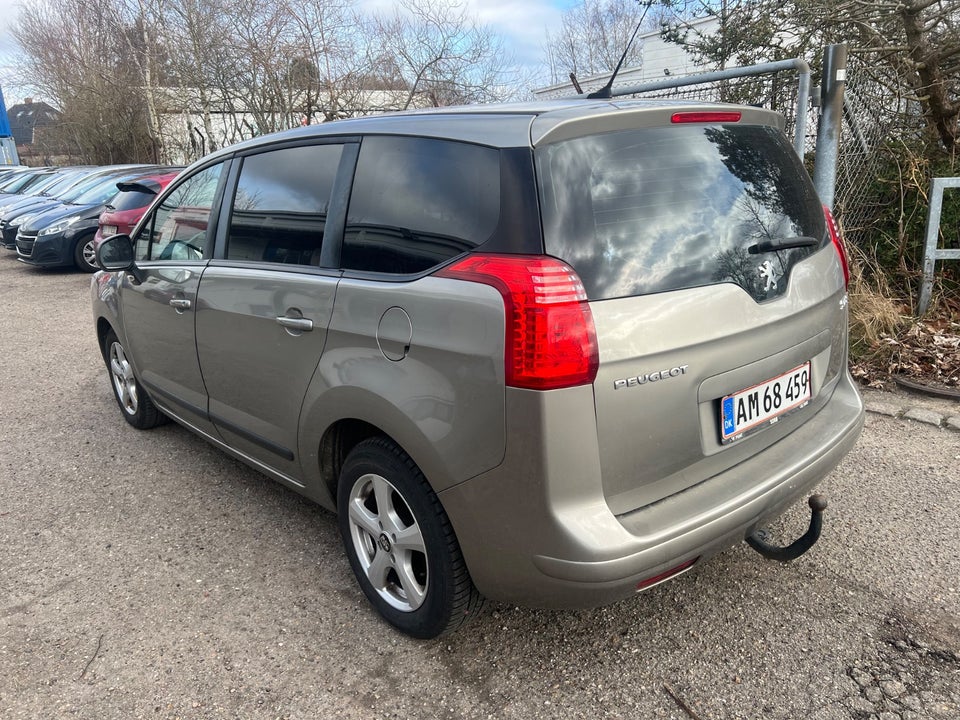 Peugeot 5008 1,6 VTi Premium 5d