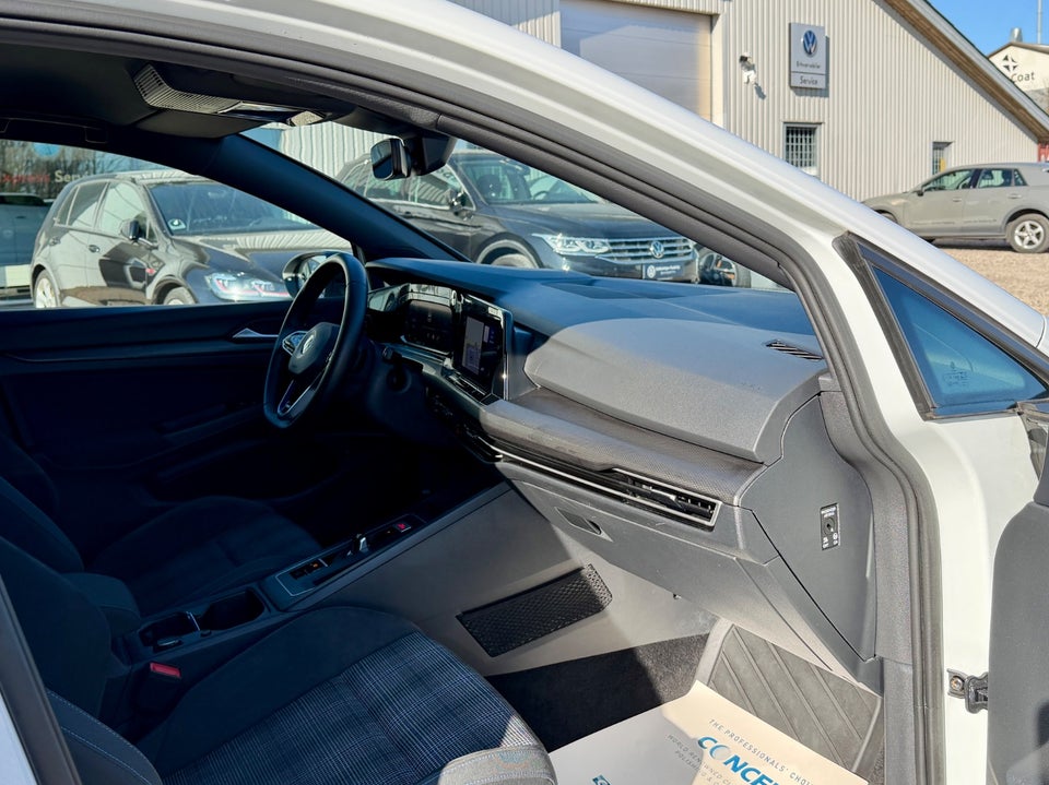 VW Golf VIII 1,4 GTE DSG 5d