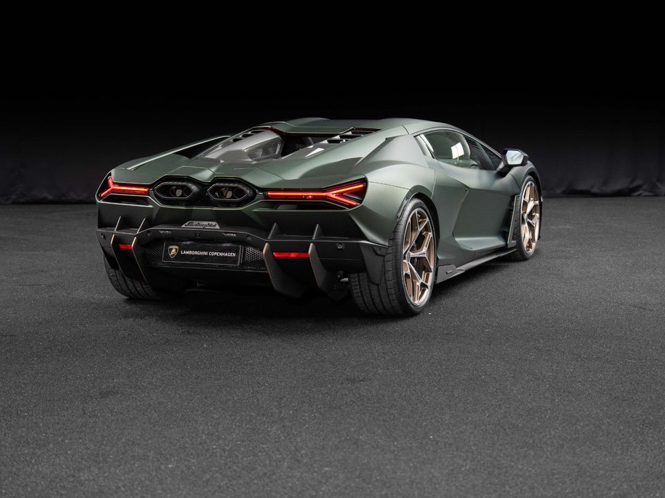 Lamborghini Revuelto 6,5  2d