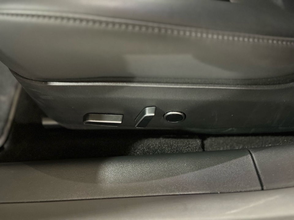 Tesla Model 3 Long Range AWD 4d