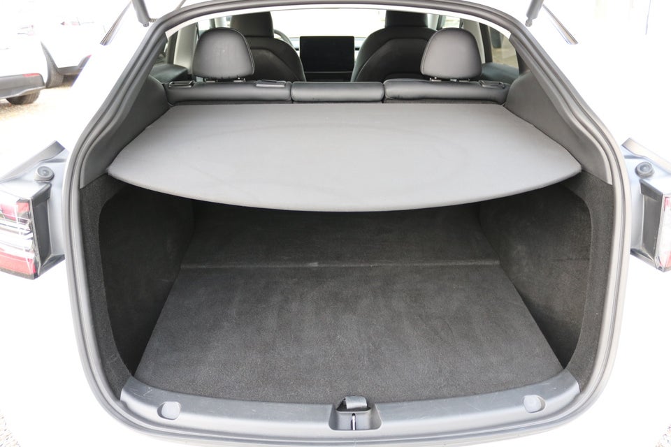 Tesla Model Y Long Range AWD 5d