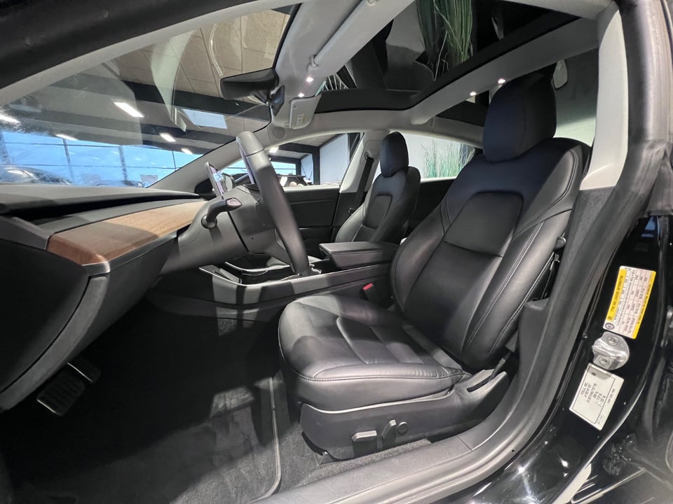 Tesla Model 3 Standard Range+ RWD 4d