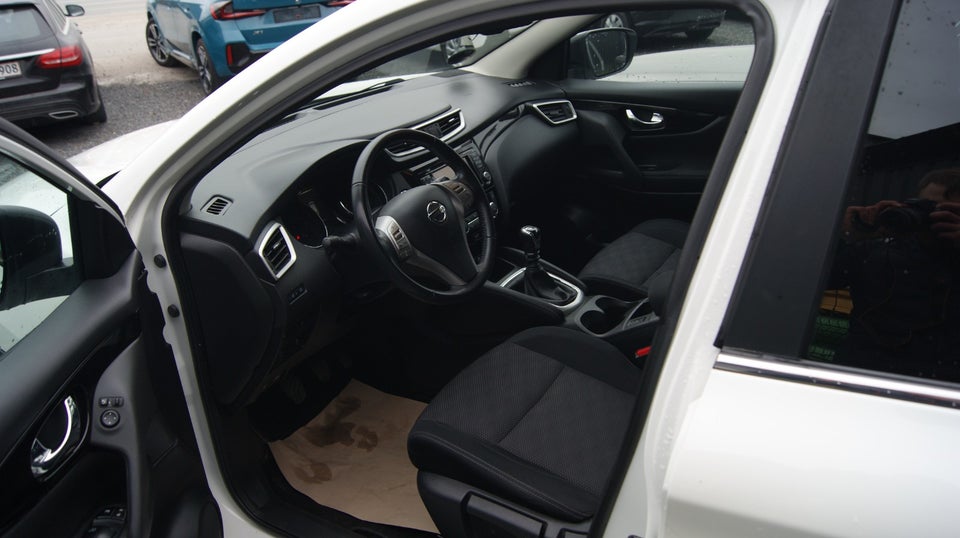 Nissan Qashqai 1,2 Dig-T 115 N-Connecta 5d