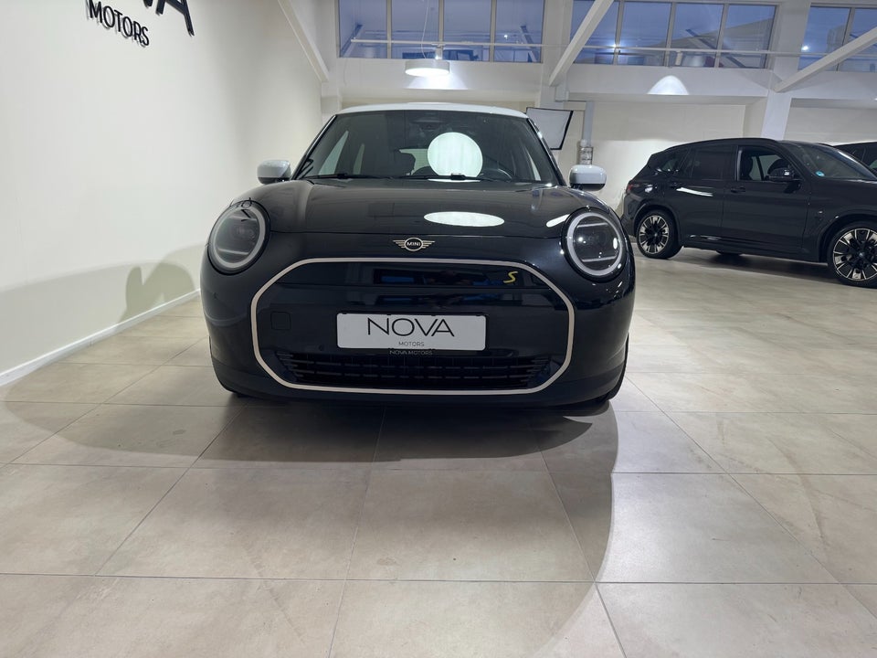 MINI Cooper SE Favoured Trim M 3d