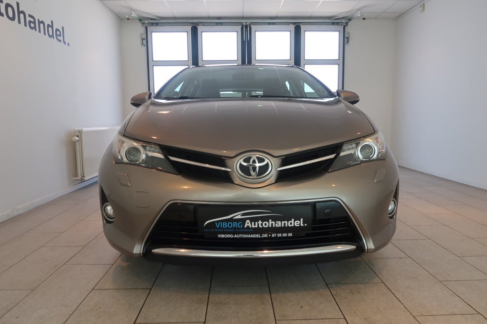 Toyota Auris 1,6 T2+ 5d