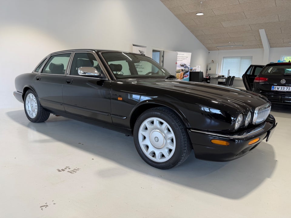 Jaguar XJ8 4,0 Sovereign aut. 4d