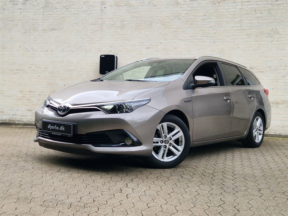 Toyota Auris 1,8 Hybrid H2 Comfort Touring Sports CVT 5d
