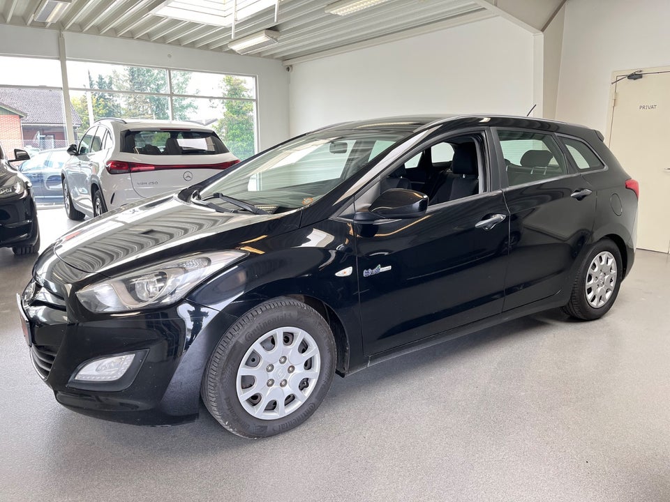 Hyundai i30 1,6 CRDi 110 Comfort CW Eco 5d