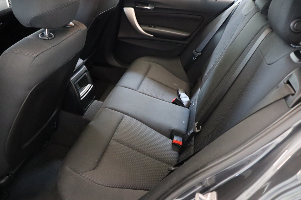 BMW 118i 1,5 Advantage aut. 5d