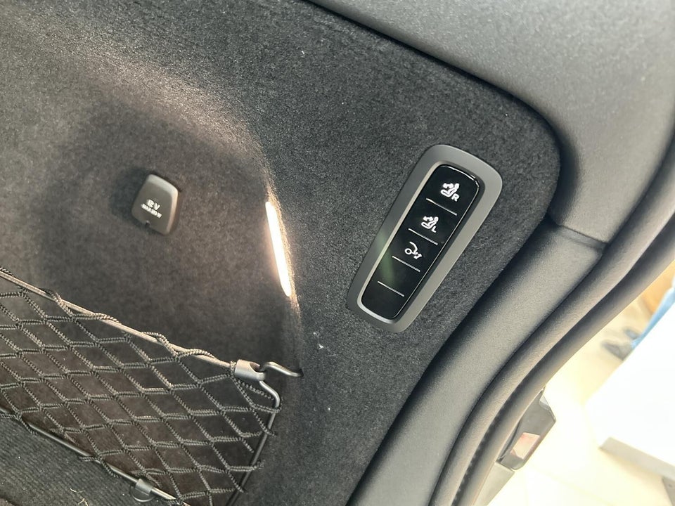 Volvo EX90 Plus 7prs 5d