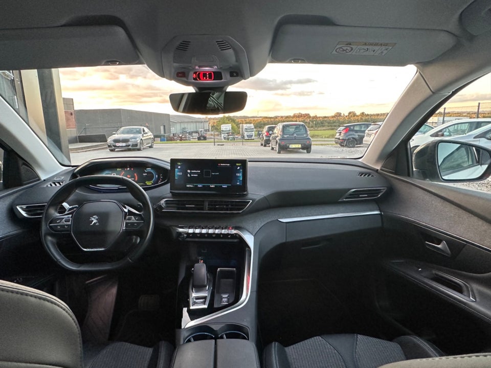 Peugeot 3008 1,6 Hybrid First Selection EAT8 5d