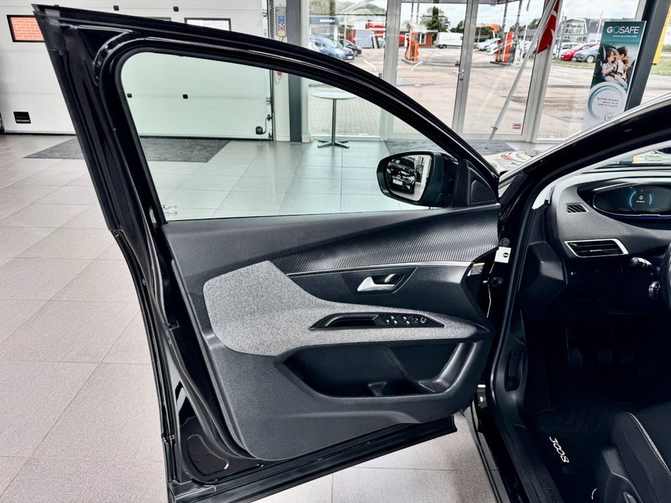 Peugeot 3008 1,2 e-THP 130 Active 5d