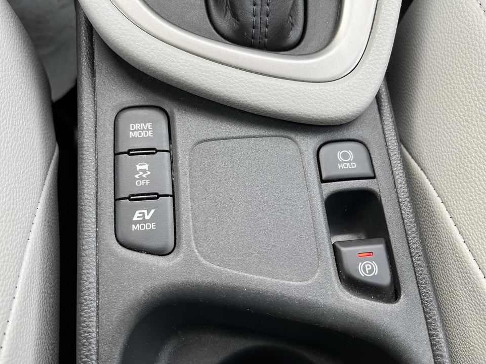 Toyota Yaris 1,5 Hybrid H4 e-CVT 5d