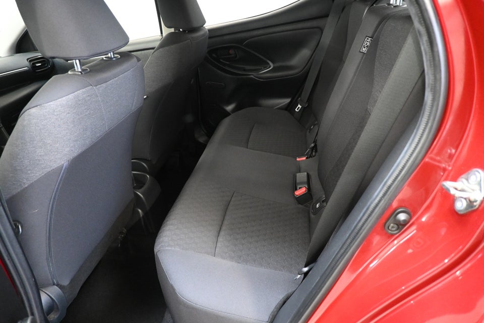 Toyota Yaris 1,0 Active 5d