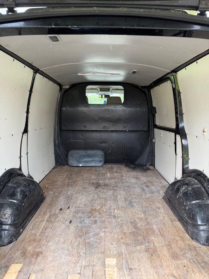 VW Transporter 2,5 TDi 130 kort 5d