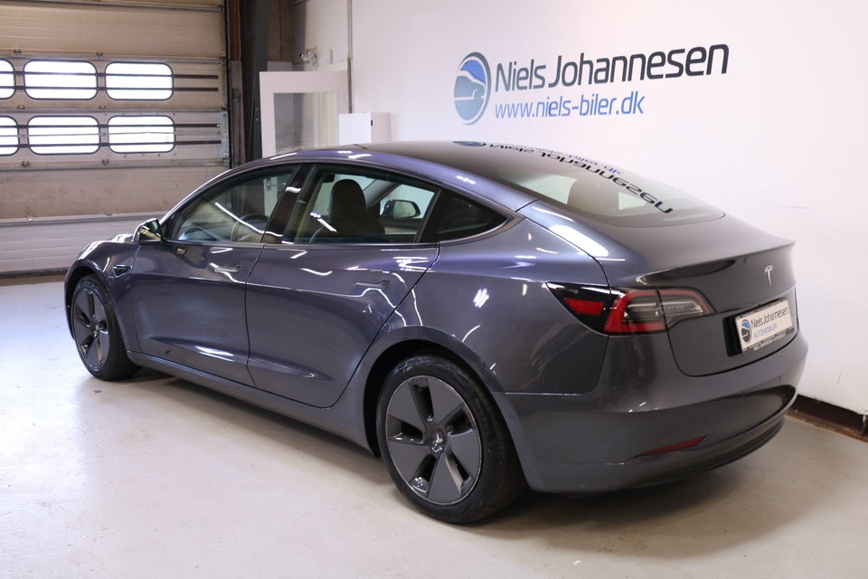 Tesla Model 3 Long Range AWD 4d