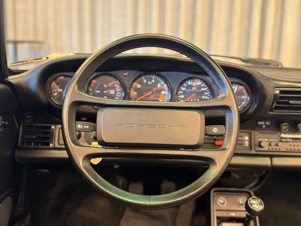 Porsche 911 3,2 Carrera Cabriolet 2d