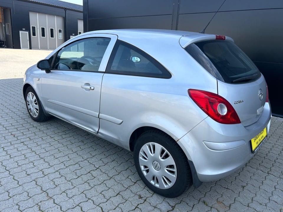 Opel Corsa 1,2 16V Essentia 3d